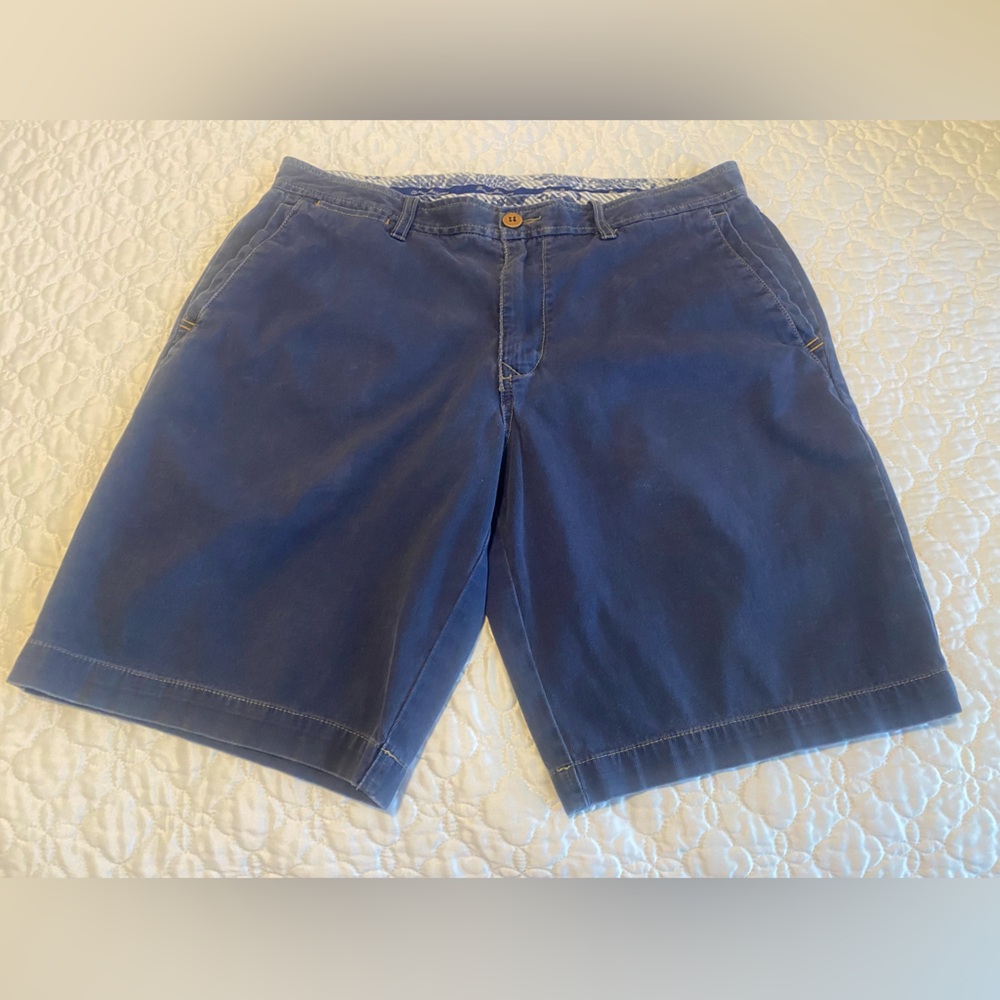Tommy Bahama Navy Flat Front Shorts. Waist 35 with a 10inch inseam.